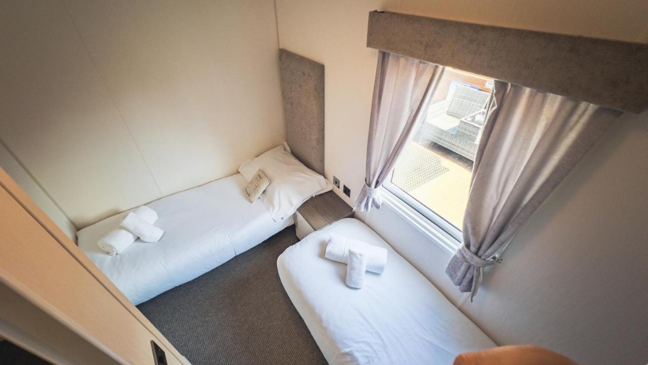 Hazel Oaks, Beautiful Lodge With Hot Tub - Sleeps 6 - Felmoor Park Morpeth Exterior foto