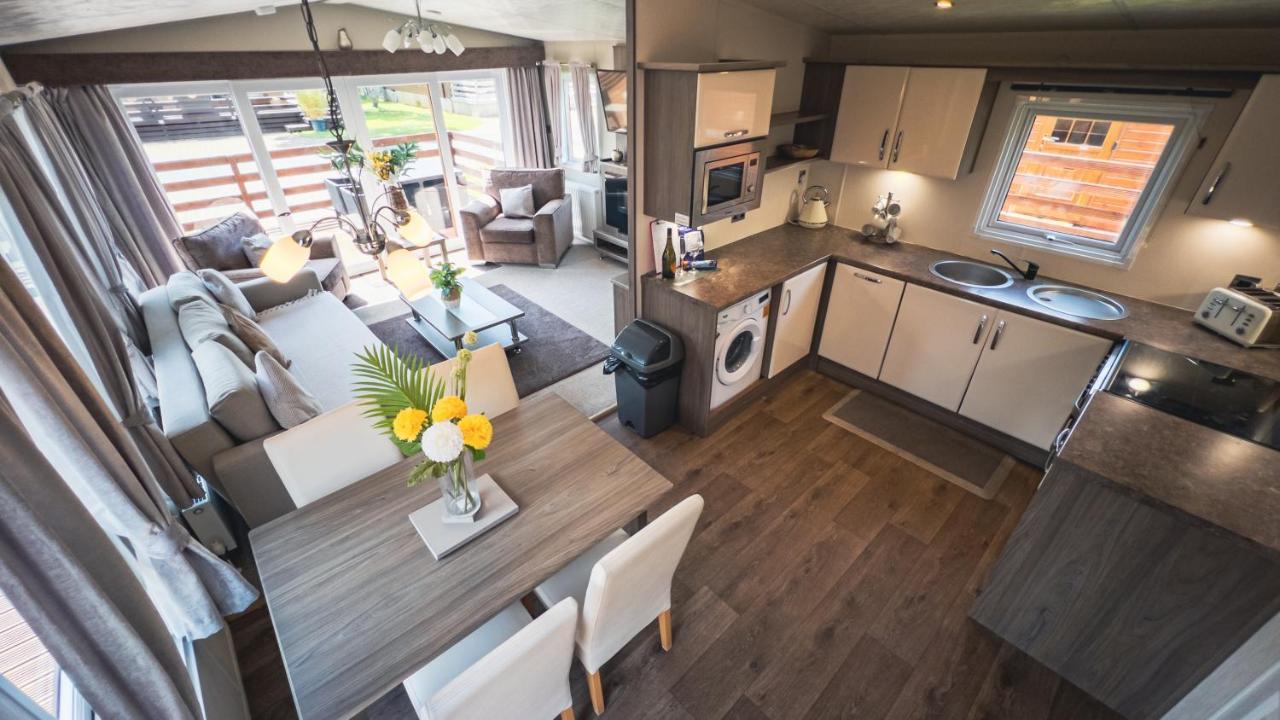Hazel Oaks, Beautiful Lodge With Hot Tub - Sleeps 6 - Felmoor Park Morpeth Exterior foto